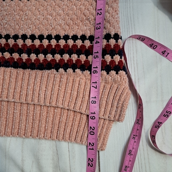 Forever 21 Fuzzy Sweater Size Medium Pink Red Blue - Picture 7 of 10